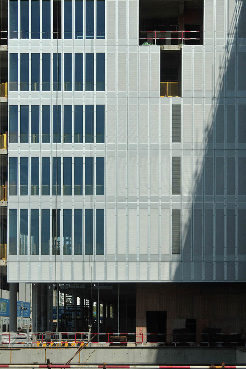 Engel Gruppe - Aufbau eloxierte Aluminium Fassade