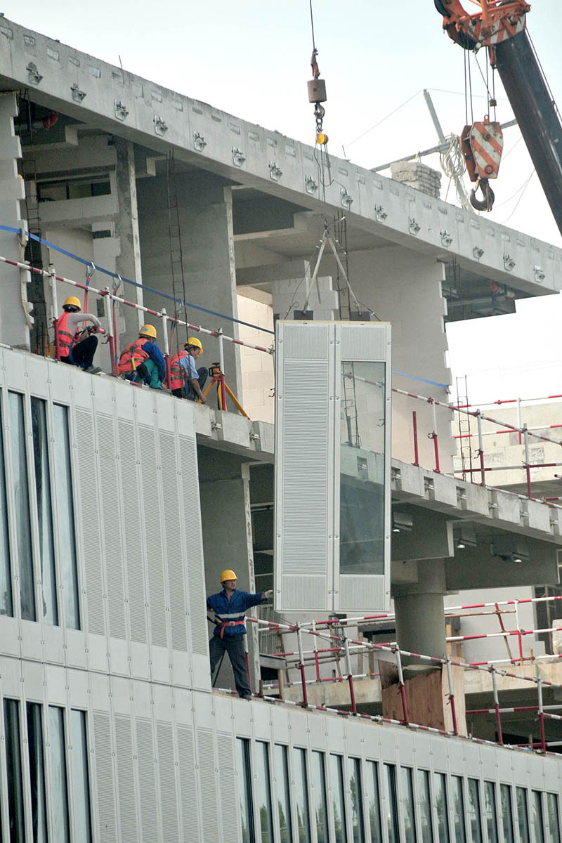 Engel-Gruppe - eloxierte Aluminium Fassade