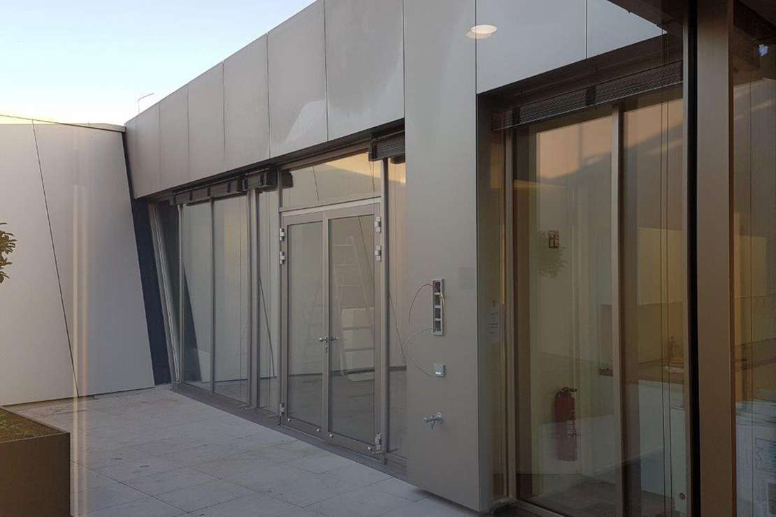 Fassade aus eloxiertem Aluminiumblech - Pluto Herne