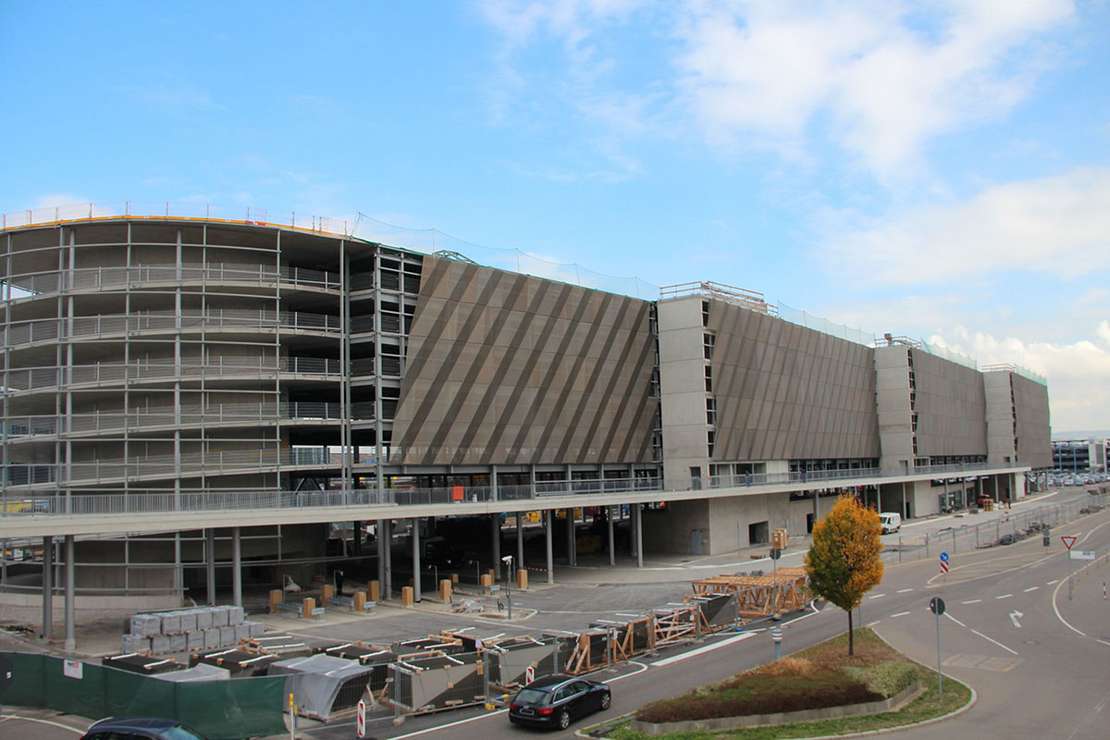 Lochbleche Eloxieren für die Parkhäuser am Flughafen Stuttgart
